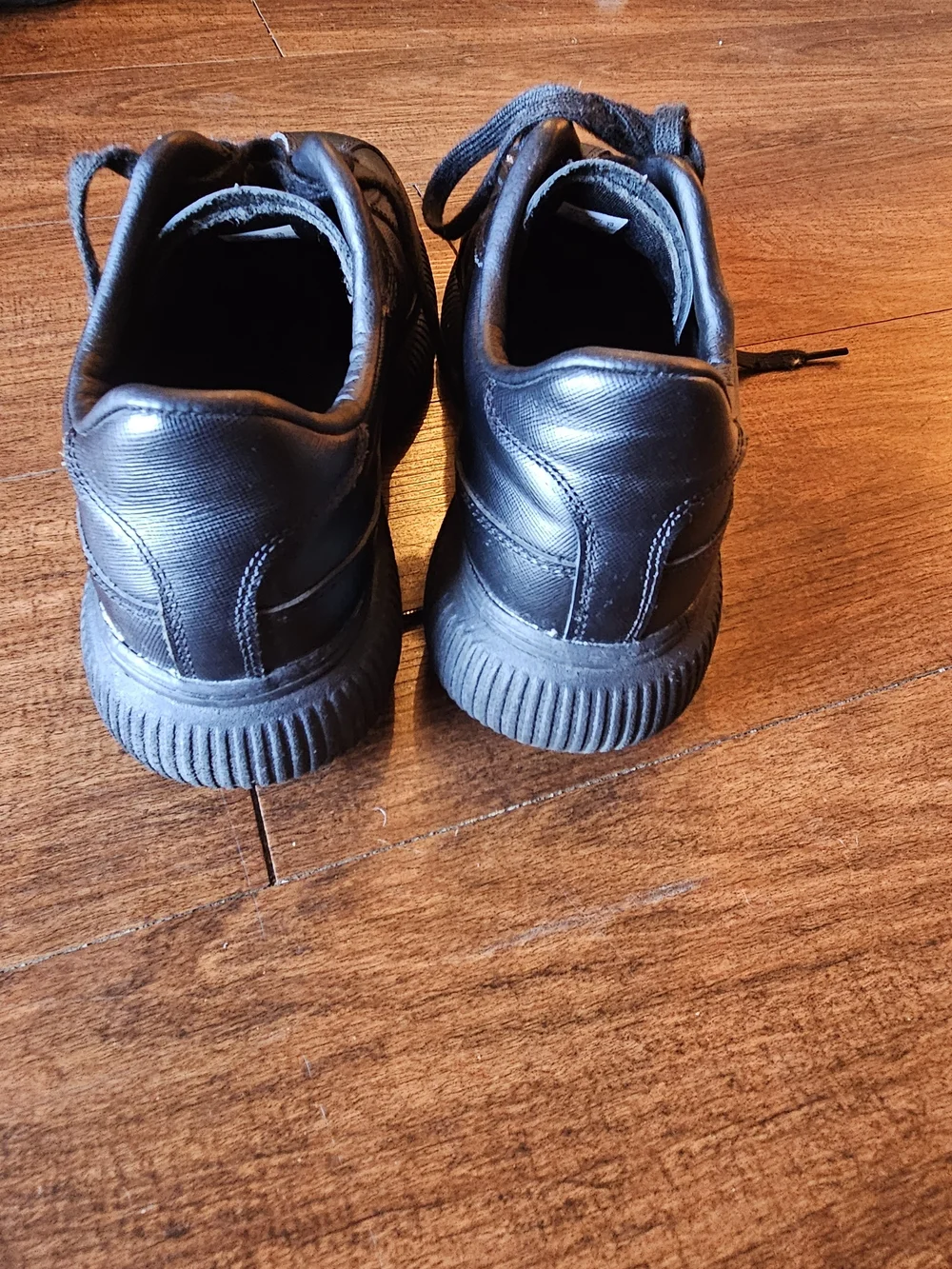 Onitsuka Tiger Delacity Black Leather Low-Top Sneakers